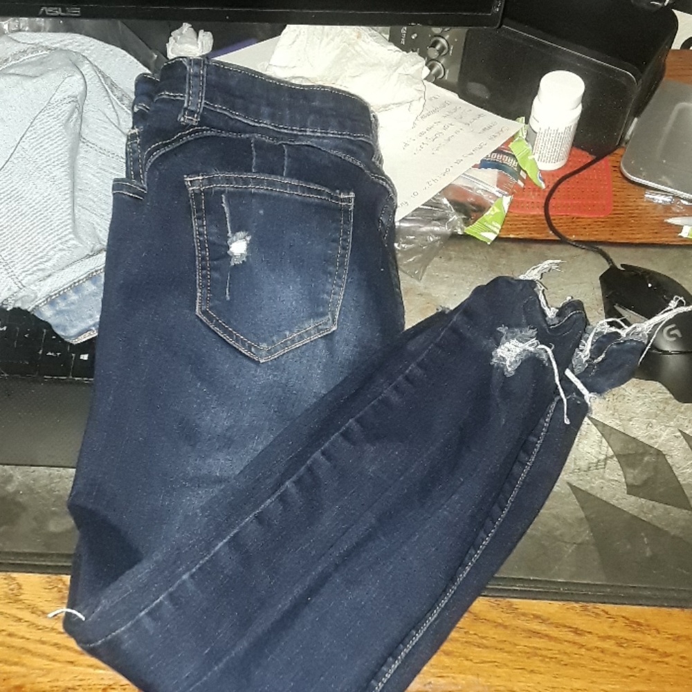 GoGo Star dark ripped jeans